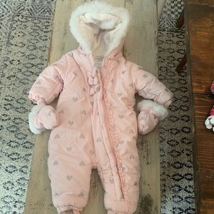 6-9 month snow suit w/ gloves & booties